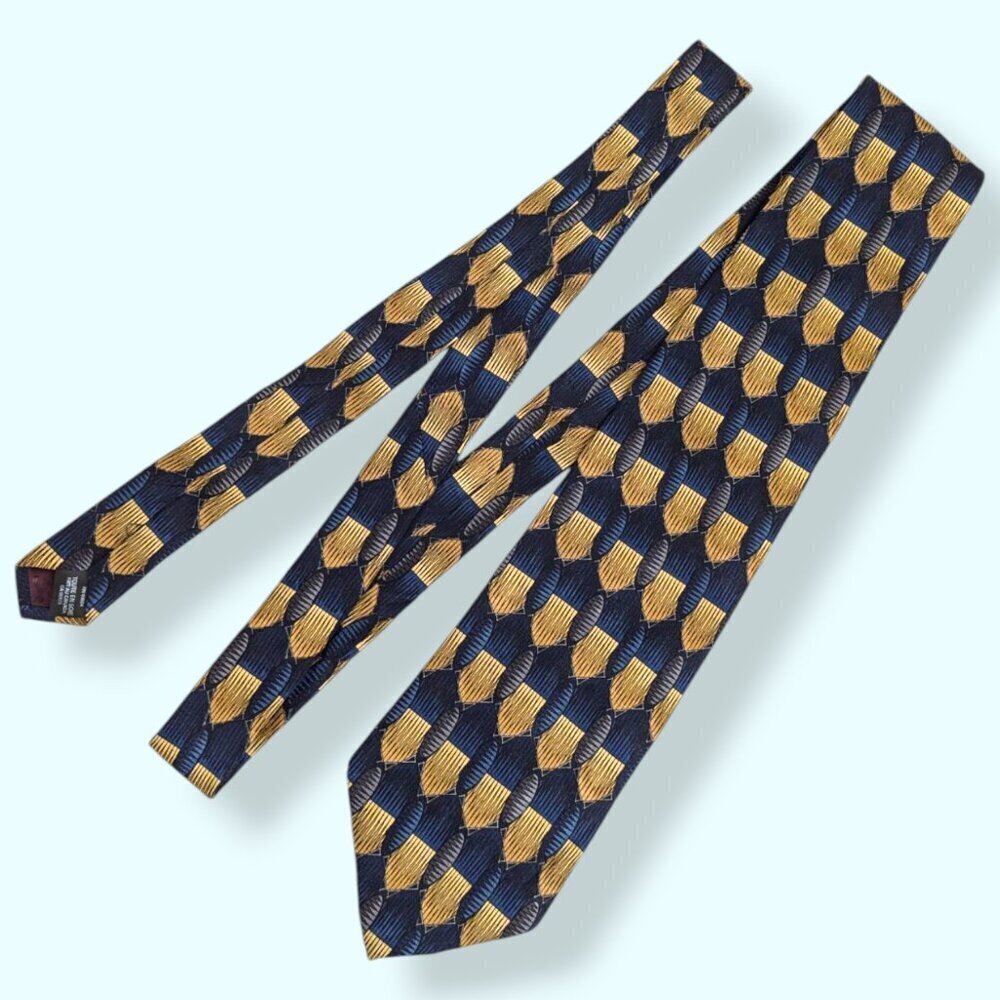 🍁Vintage Carrington Signature 100% Silk Tie